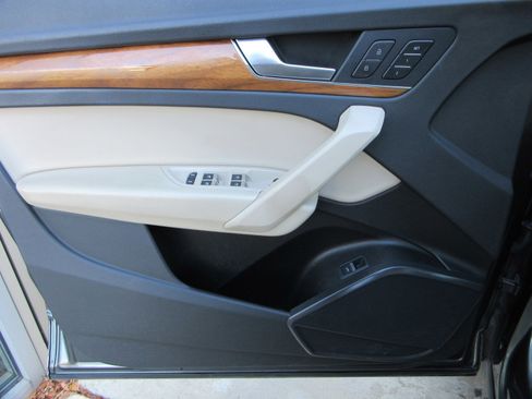 Used 2022 Audi Q5 2.0T Premium image 29