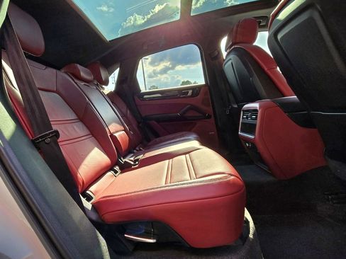 Used 2019 Porsche Cayenne image 20