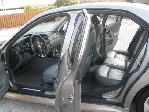 Used 2003 Saab 9-3 Arc FWD image 25