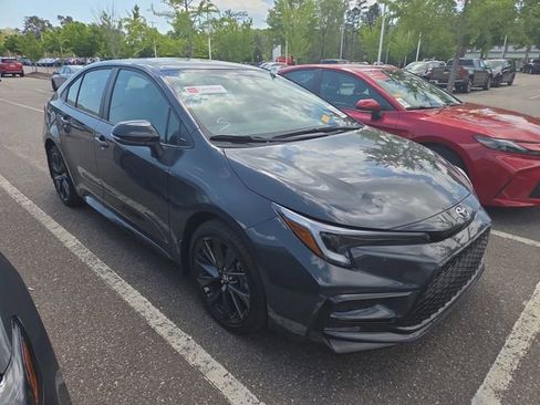 Used 2026 Toyota Corolla SE image 1