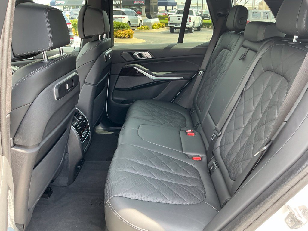 Used 2024 BMW X5 xDrive50e AWD/4WD image 17
