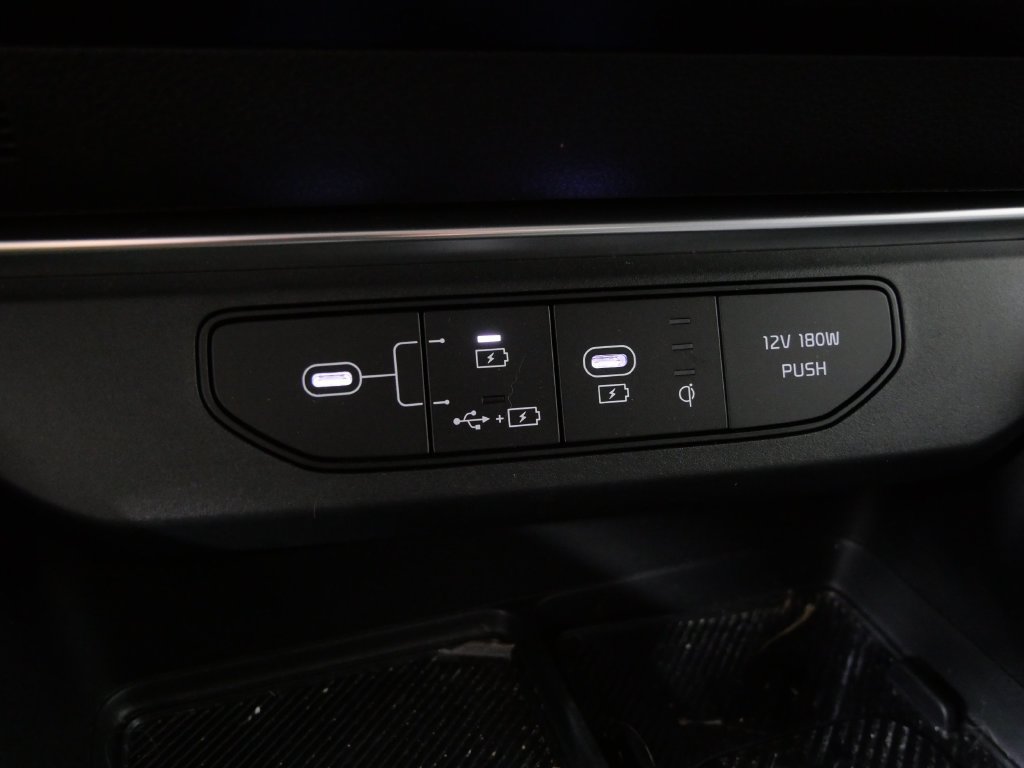 Used 2025 Kia Carnival SX Prestige FWD image 29