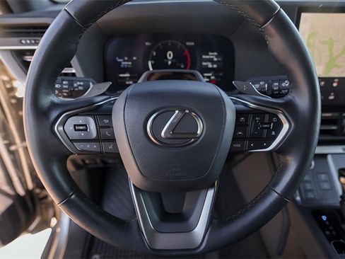 Used 2024 Lexus GX 550 image 15