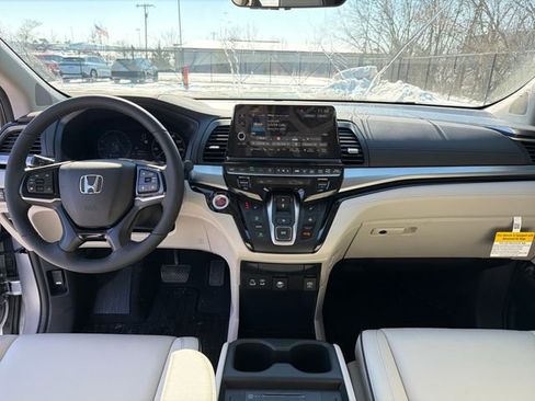 New 2026 Honda Odyssey Touring image 12