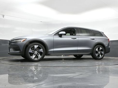 Used 2020 Volvo V60 T5 Cross Country w/ Protection Package AWD/4WD image 29