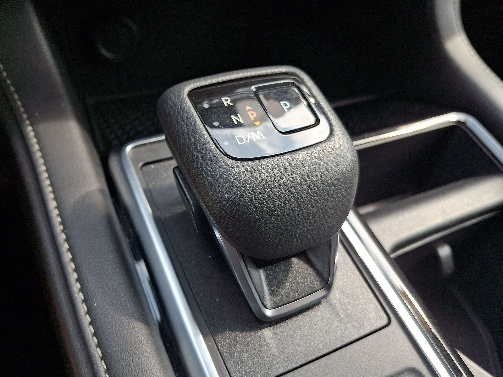 Certified 2025 Nissan Pathfinder SV AWD/4WD image 14