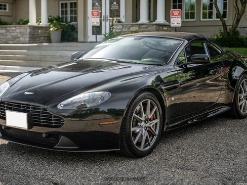 Used 2015 Aston Martin V8 Vantage GT RWD image 17