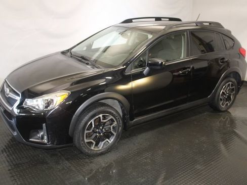 Used 2017 Subaru Crosstrek 2.0i Premium w/ Popular Package #2 AWD/4WD image 2