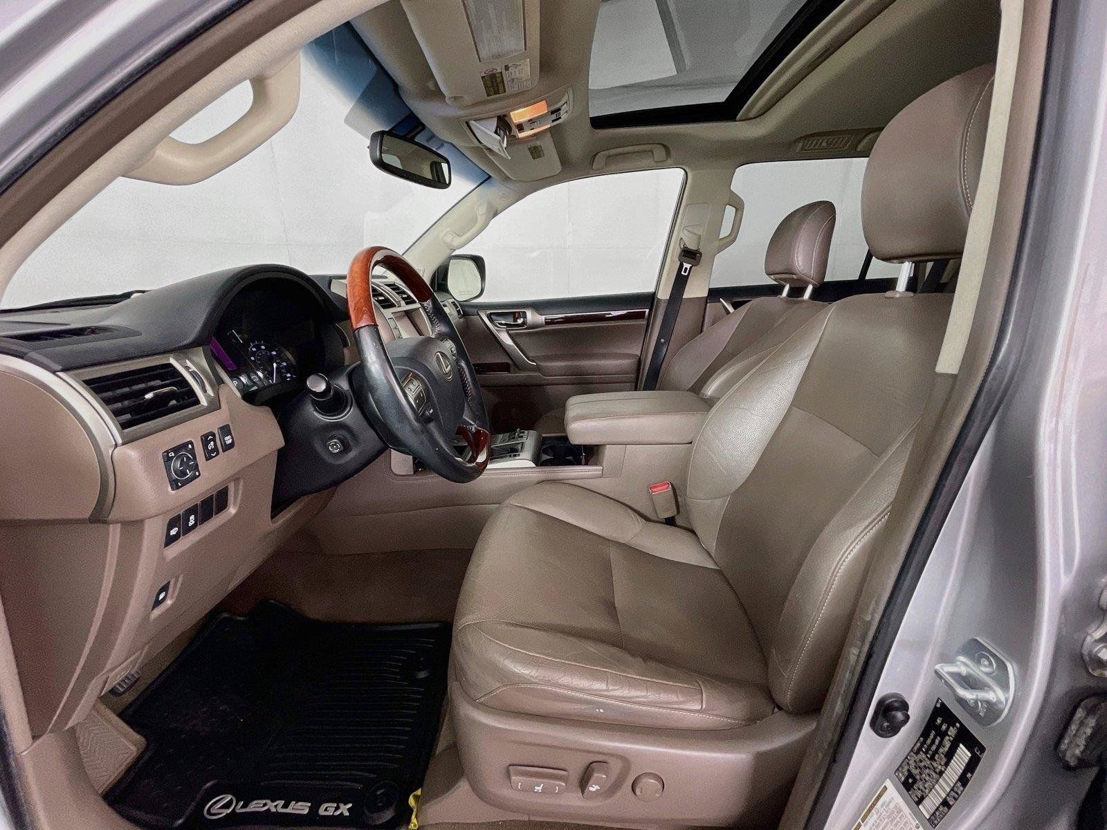 Used 2015 Lexus GX 460 w/ Premium Package AWD/4WD image 25