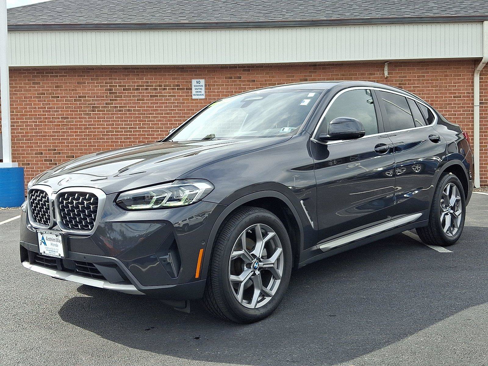 Used 2024 BMW X4 xDrive30i w/ Premium Package AWD/4WD image 3