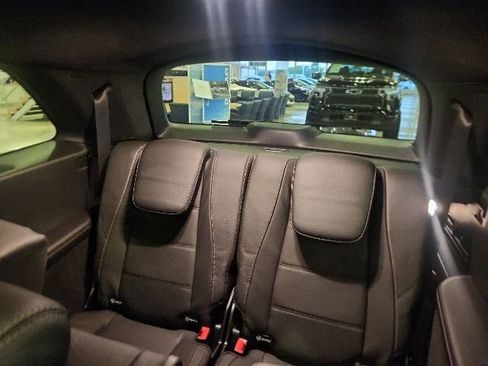 Used 2026 Mercedes-Benz GLS 580 4MATIC image 13