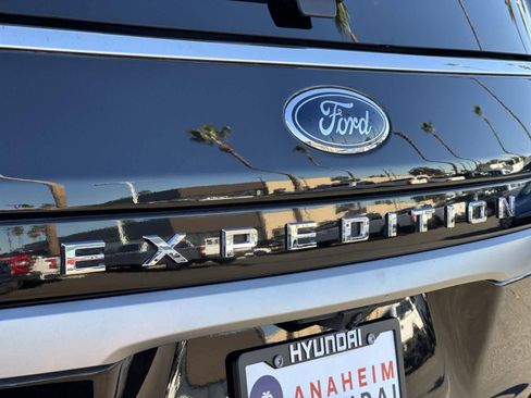 Used 2024 Ford Expedition XLT image 11