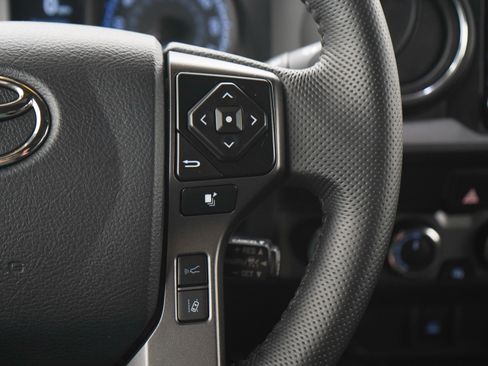 Used 2023 Toyota Tacoma TRD Sport AWD/4WD image 25