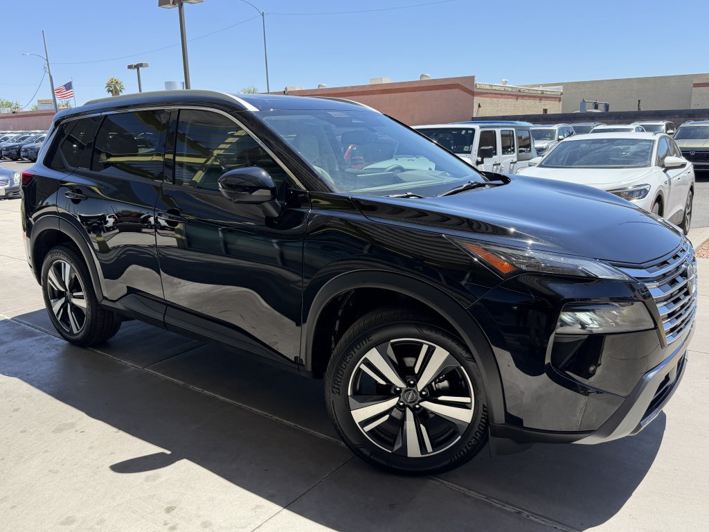 Used 2025 Nissan Rogue SL w/ SL Premium Package AWD/4WD image 6