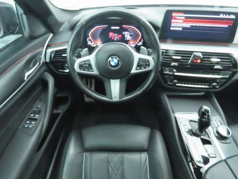 Used 2023 BMW M550i xDrive w/ Executive Package image 10