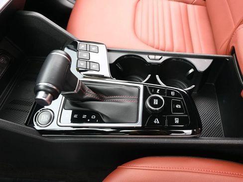 Used 2024 Kia Sportage SX image 13