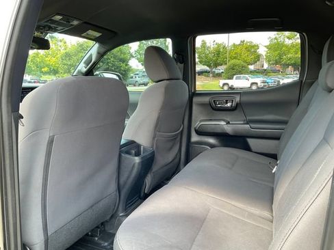 Used 2019 Toyota Tacoma TRD Off-Road AWD/4WD image 22