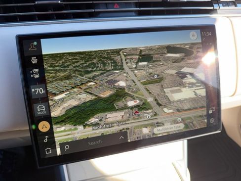 Certified 2024 Land Rover Range Rover SE image 16