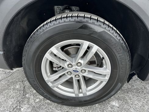 Used 2023 Ford Explorer XLT w/ Equipment Group 202A image 12