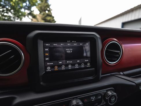 Used 2020 Jeep Wrangler Unlimited Rubicon AWD/4WD image 14