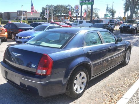 Used 2005 Chrysler 300 Touring w/ Sound Group RWD image 10
