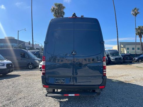 Used 2018 Mercedes-Benz Sprinter 2500 image 8