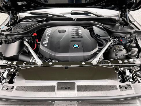 Used 2024 BMW 540i xDrive w/ Executive Package AWD/4WD image 33