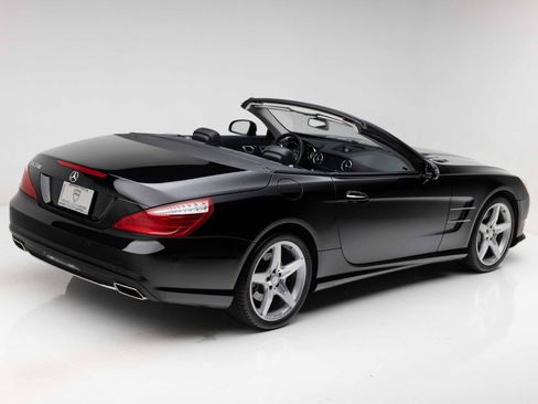 Used 2014 Mercedes-Benz SL 550 image 3