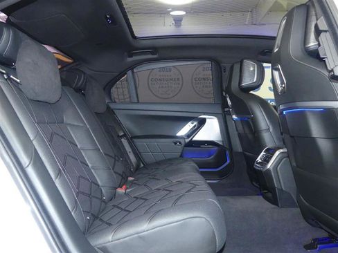 Used 2024 BMW i7 xDrive60 w/ Premium Package image 29