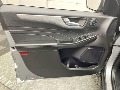 Certified 2024 Ford Escape Platinum image 8