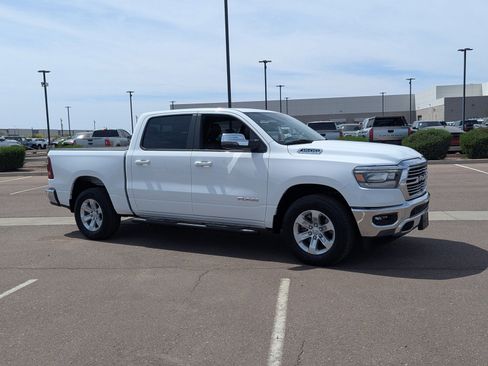 Used 2024 RAM 1500 Laramie AWD/4WD image 7
