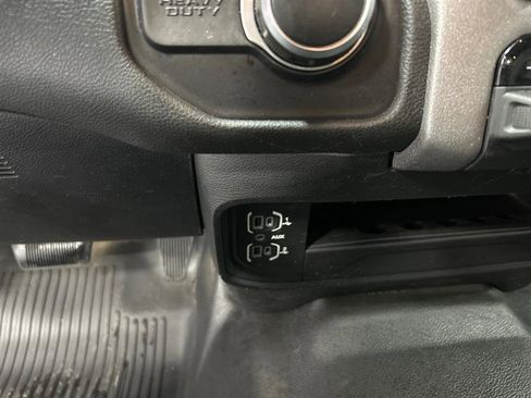 Used 2021 RAM 2500 Tradesman w/ Chrome Appearance Group image 21