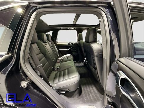 Used 2016 Porsche Cayenne Turbo image 30
