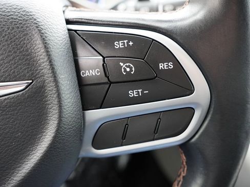 Certified 2017 Chrysler Pacifica Touring-L image 32