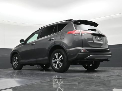 Used 2017 Toyota RAV4 XLE FWD image 23
