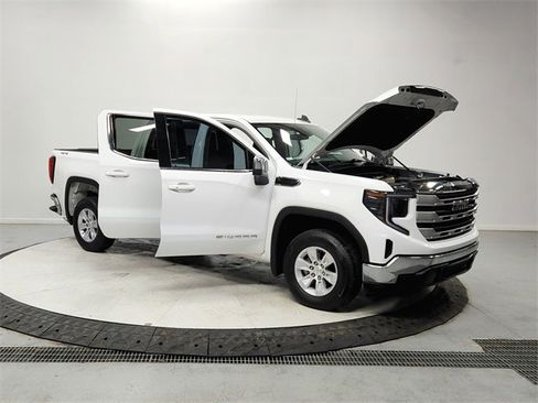 Used 2022 GMC Sierra 1500 SLE image 9
