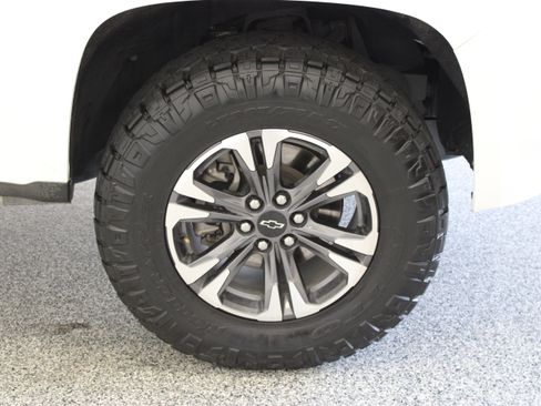 Used 2021 Chevrolet Colorado Z71 w/ Safety Package AWD/4WD image 5