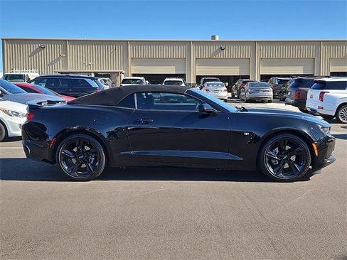Used 2023 Chevrolet Camaro LT w/ Technology Package image 9