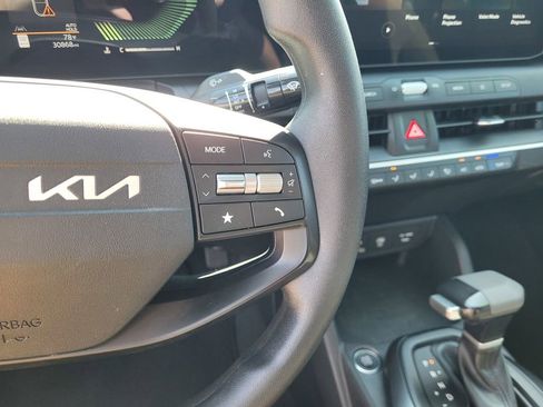 Used 2025 Kia K4 FWD image 20