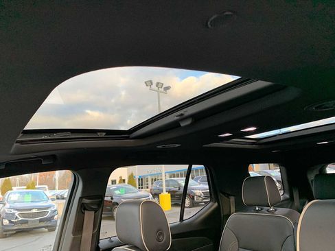 Certified 2023 Chevrolet Traverse Premier w/ Redline Edition image 19