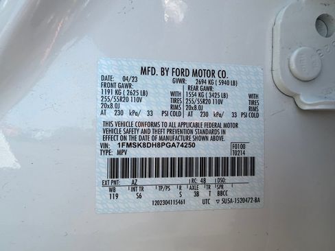 Used 2023 Ford Explorer XLT w/ Equipment Group 202A AWD/4WD image 18
