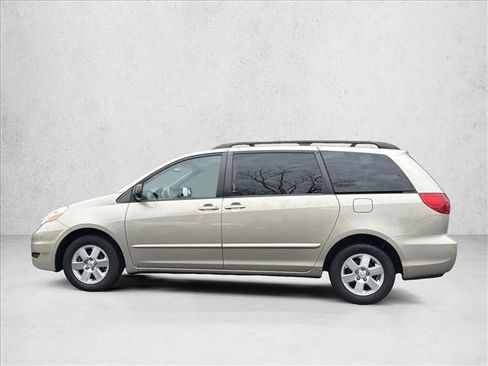 Used 2007 Toyota Sienna LE image 7