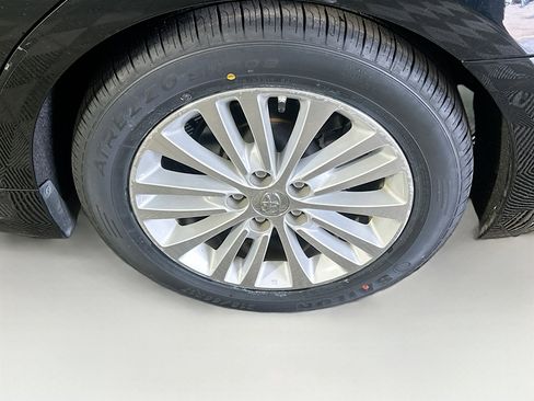 Used 2013 Toyota Avalon Limited image 11