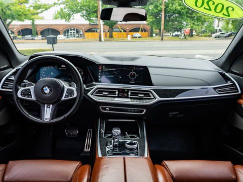 Used 2020 BMW X7 M50i w/ Dynamic Handling Package AWD/4WD image 10