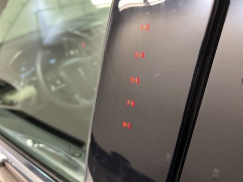 Used 2019 Lincoln Continental Select w/ Continental Climate Package image 30