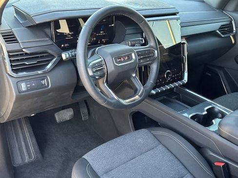 New 2025 GMC Acadia Elevation image 23