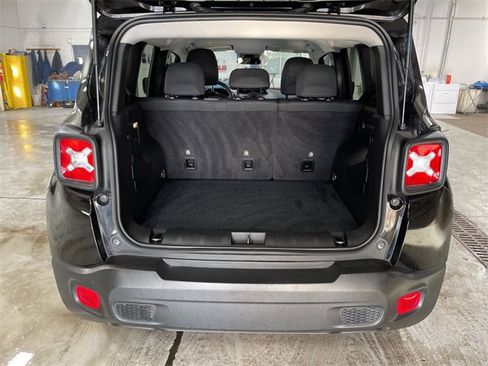 Certified 2023 Jeep Renegade Latitude image 23