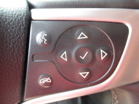 Used 2015 GMC Yukon SLT w/ Open Road Package image 28