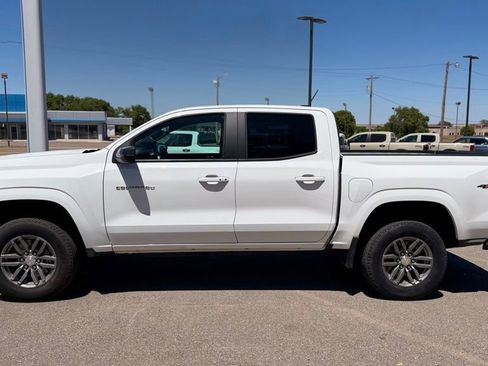 Used 2024 Chevrolet Colorado LT w/ LT Convenience Package AWD/4WD image 13