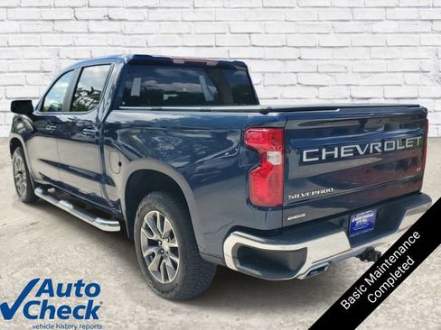 Used 2021 Chevrolet Silverado 1500 LT w/ Z71 Off-Road Package AWD/4WD image 2